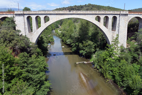 Steinbogen Eisenbahnbrücke Ceret Frankreich