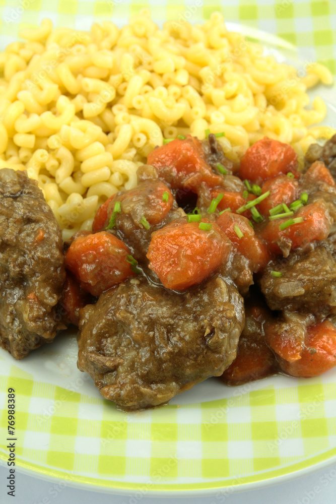 boeuf carottes et coquillettes boeuf carottes et coquillettes