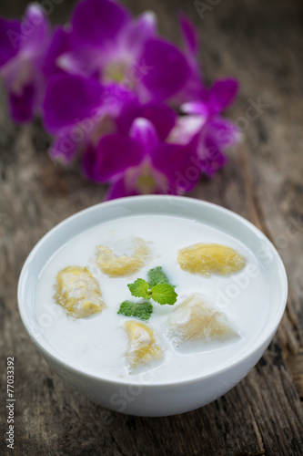 Kluay buad Chee, ou bananes au lait de coco, dessert Thaïlandais