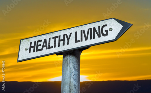 Healthy Living sign with a sunset background © gustavofrazao