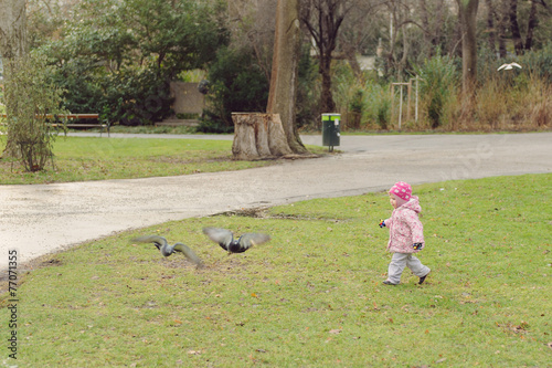 Wallpaper Mural Child and Flying Pigeons Torontodigital.ca