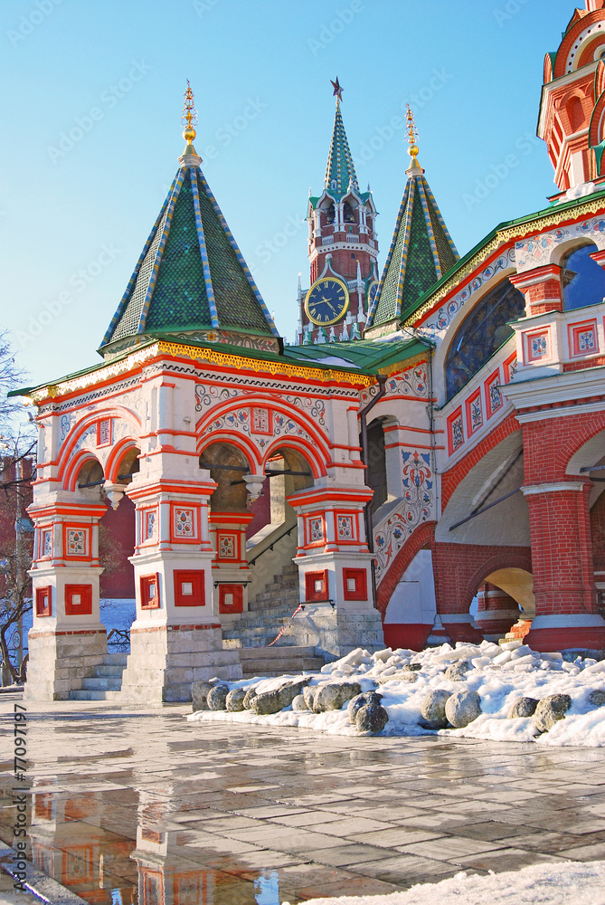 Fototapeta premium St. Basil Cathedral, Red Square, Moscow, Russia.