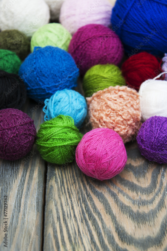 Color woolen clews Color woolen clews