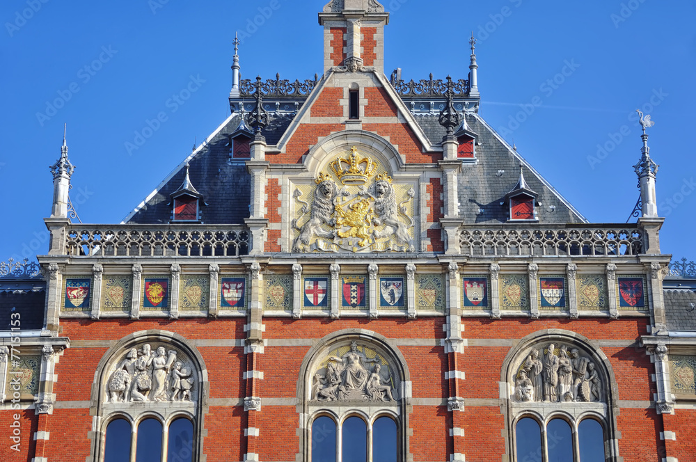 Obraz premium Amsterdam, Netherlands central railway station facade