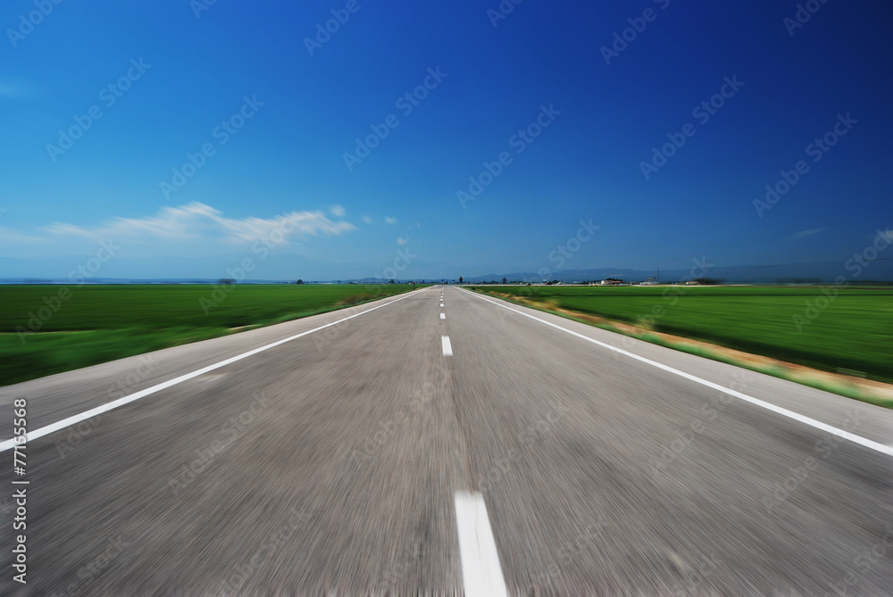 Fototapeta premium avancer sur la route