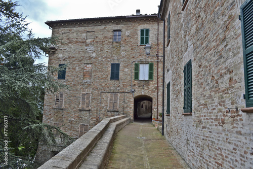 Castelli di Piticchio, Arcevia, Strade e Case