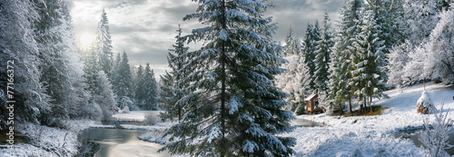 panorama-zimowego-poranka-w-karpatach