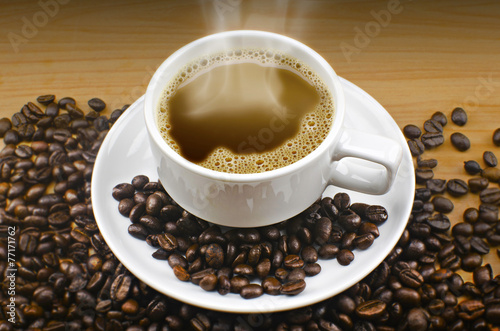 Coffee cup and coffee beam's © chaiyapruek