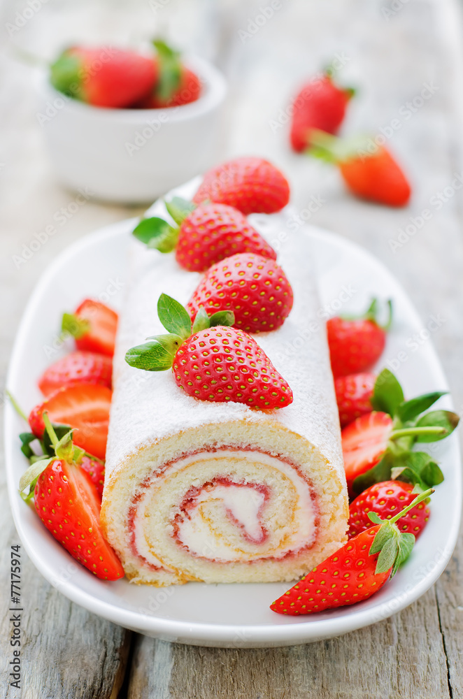 cake roll with strawberries and cream cheese cake roll with strawberries and cream cheese