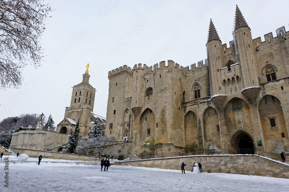 Palais des Papes sous la neige