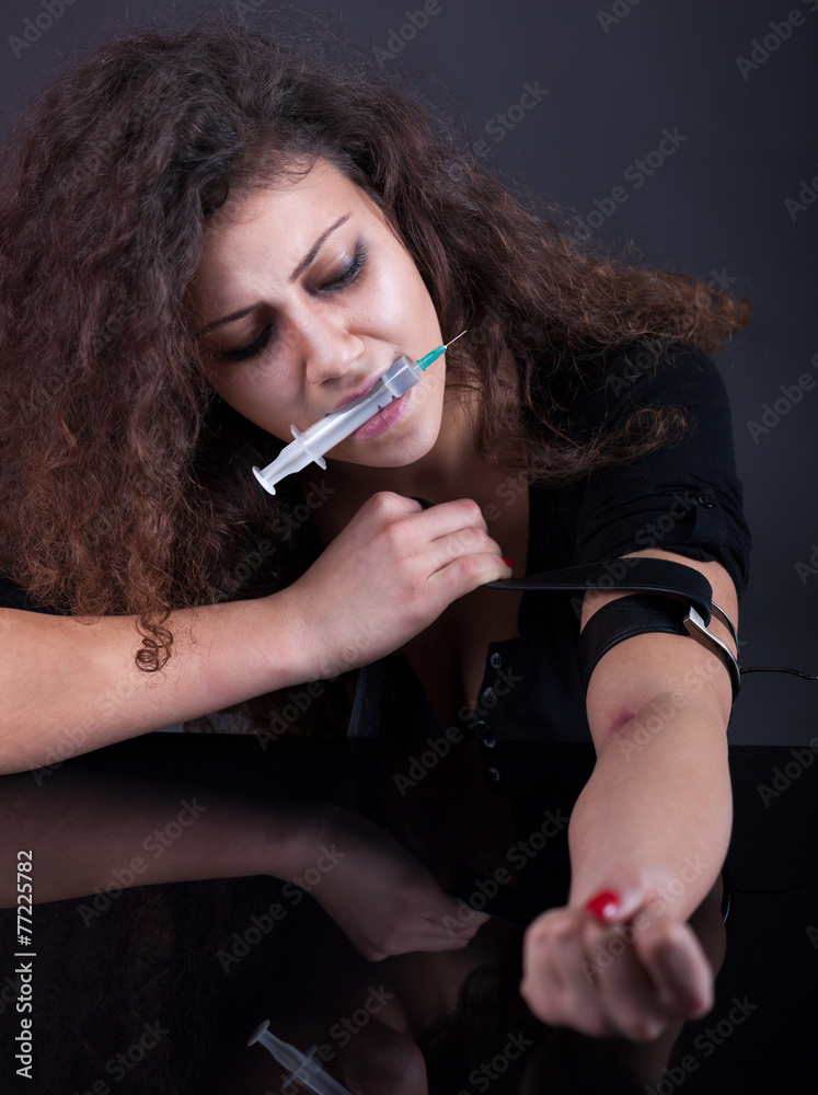 Digital Scale Measuring Drug Stock Photo - Download Image Now - Accuracy,  Addict, Addiction - iStock