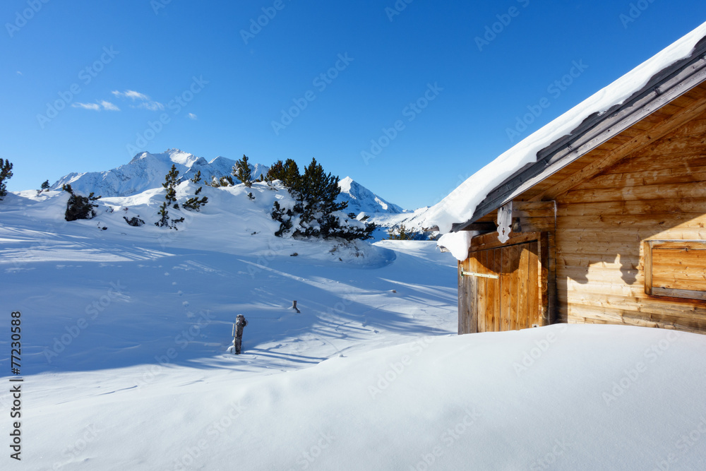 Schihütte mit Plumsklo