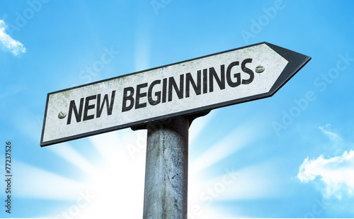 Foto New Beginnings sign with a beautiful day