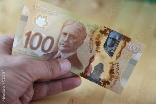 Canada's new polymer bank note, 100 Dollar note photo