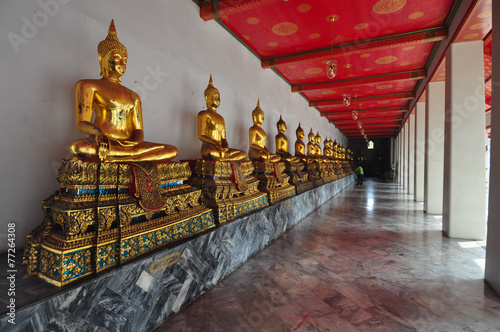 Buddha statues in Wat Pho Temple  in Bangkok, Thailand © parody11