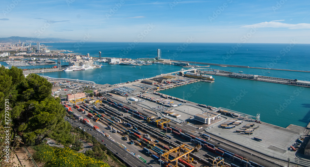 Obraz premium Main shipping port of Barcelona, Spain.