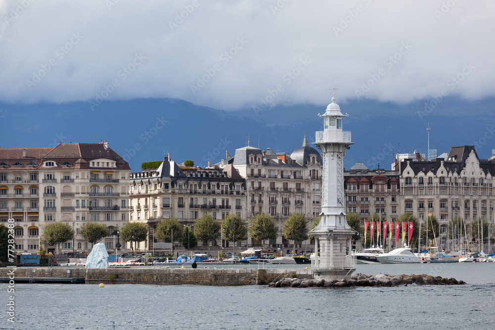 Obraz premium view of city of Geneva, Leman Lake , in Switzerland