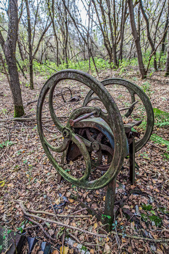 Fotografija old chaff cutter in Stechanka abandoned village, Chernobyl Zone