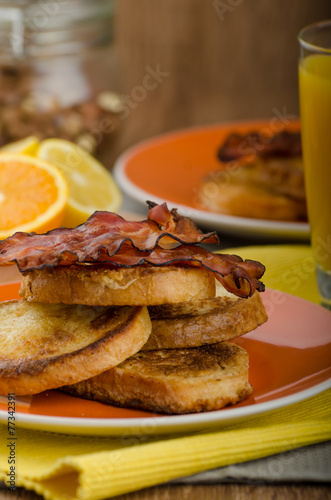 French toast with bacon and fresh juice