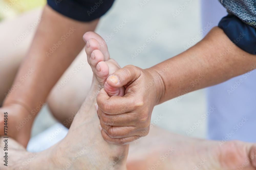 Fototapeta premium first aid for cramp injury