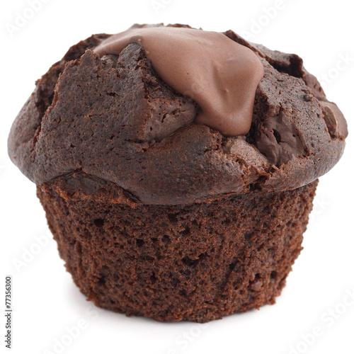 Φωτογραφία Chocolate chip muffin unwrapped on white.
