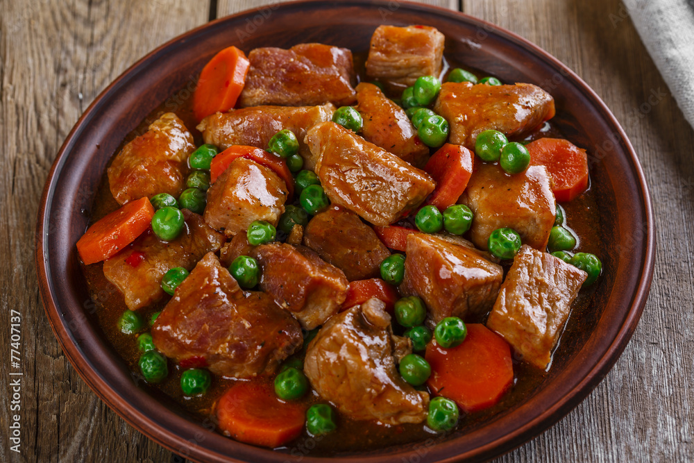 beef stew with peas and carrots