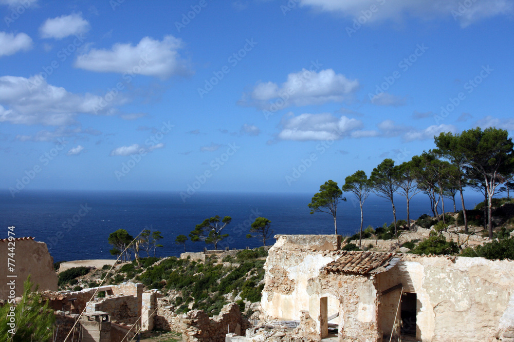 Ruine an der Küste Mallorcas