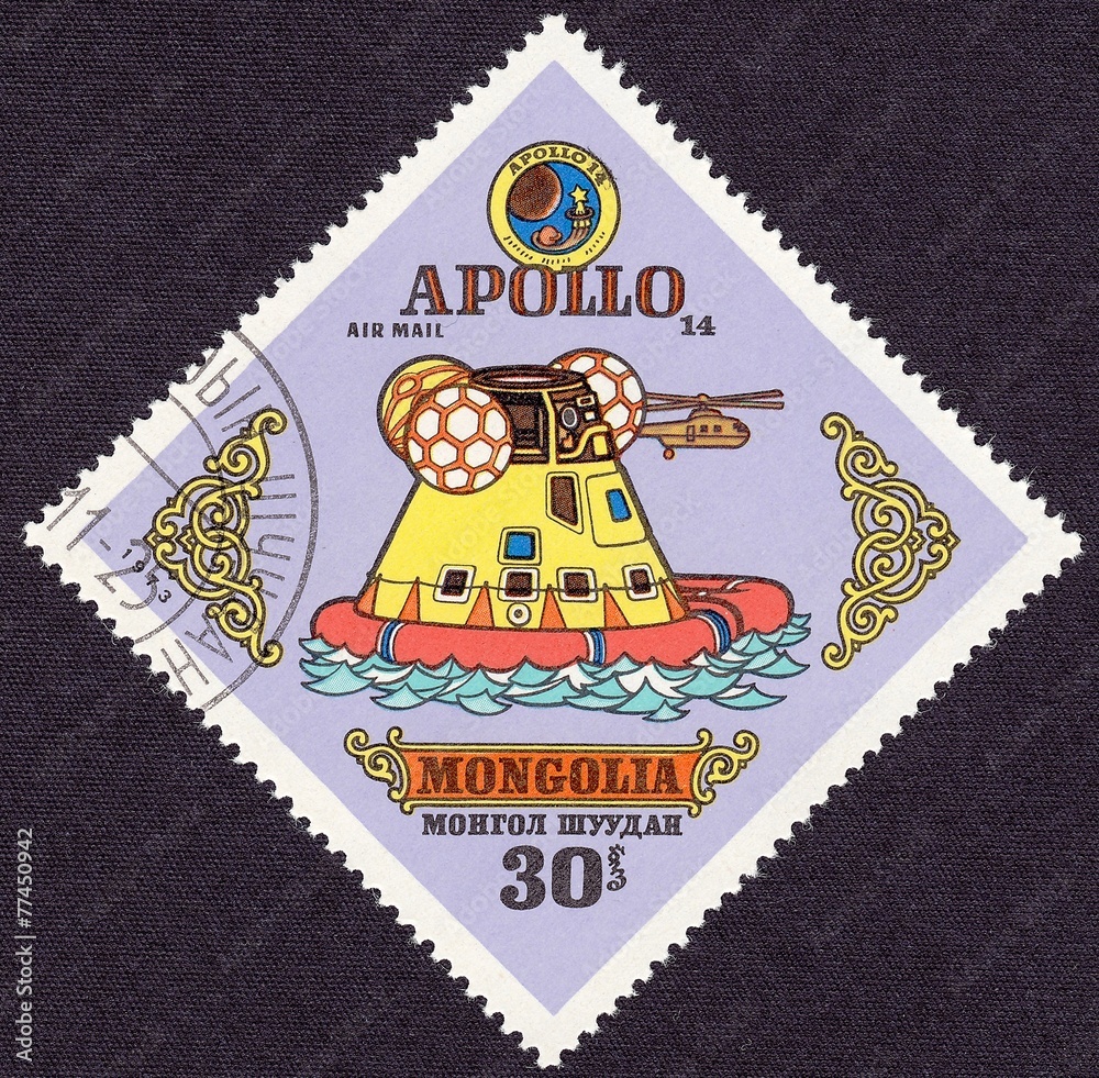 Naklejka premium Splashdown of Apollo 14 in the Pacific ocean