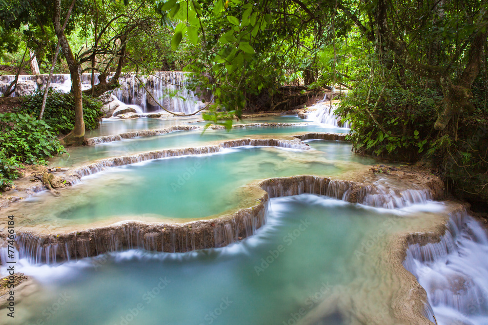 Naklejka premium Kuang Si Waterfalls, Luang Phrabang, Laos.