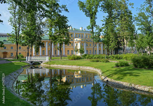 Польский сад в Санкт - Петербурге.