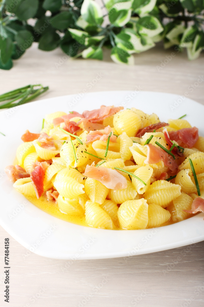 Pasta with ham and cream Pasta with ham and cream