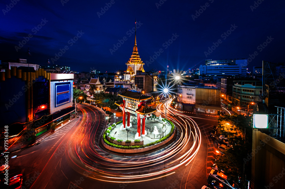 Fototapeta premium The Gateway Arch, Landmark of Chinatown Bangkok Thailand