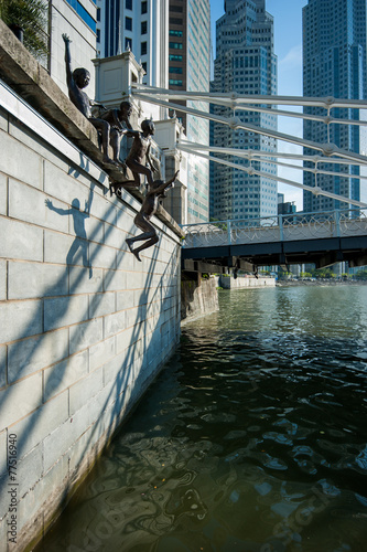 Cavenagh Bridge, Singapore River photo