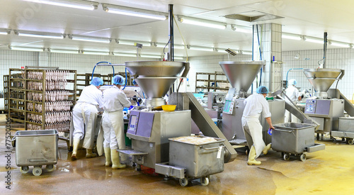 Lebensmittelindustrie - Wurstherstellung // Food Industry