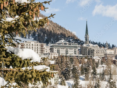 St. Moritz, Dorf, Dorfkirche, Alpen, Wintersport, Schweiz photo