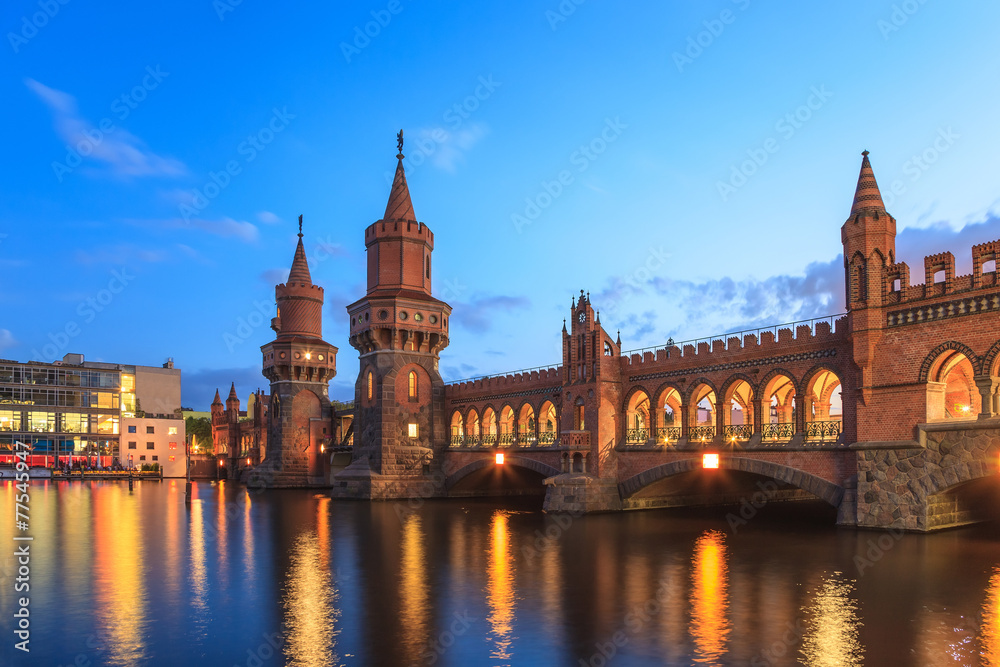 Obraz premium Oberbaum bridge, Berlin, Germany