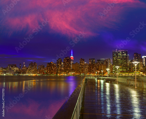 Manhattan New York sunset skyline from East © lunamarina