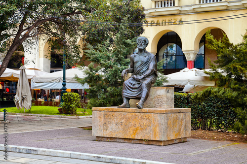 Греция. Салоники. Памятник Аристотелю