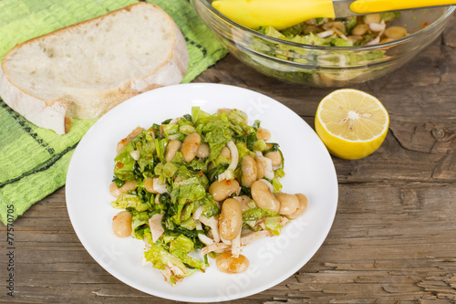 salad with beans and squid