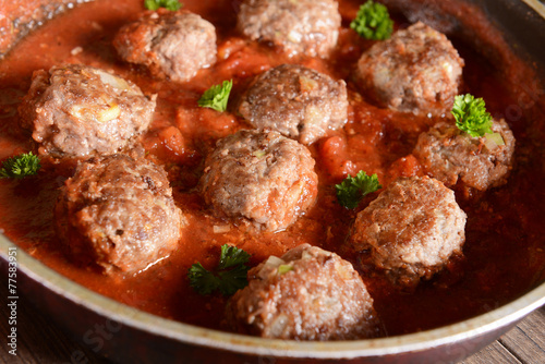 meat balls in tomato sauce