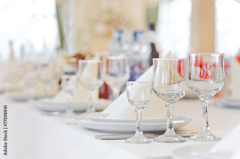 table setting in restaurant