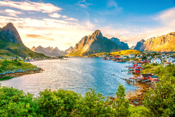 Papier peint photo Lofoten Reine au cœur des Lofoten  © Sina Ettmer