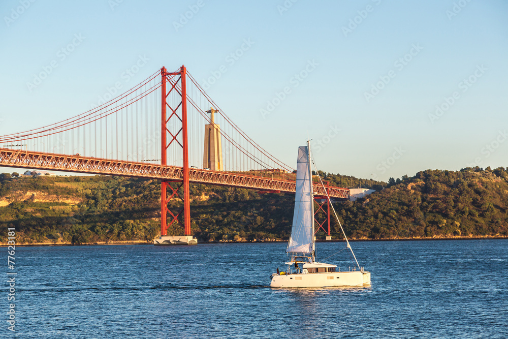 Obraz premium Rail bridge in Lisbon, Portugal.