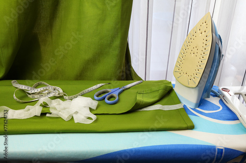 Making curtains short with hemming tape