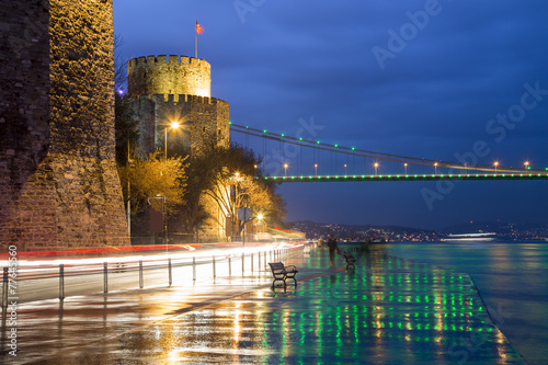 Canvas Print Rumeli Hisari (Rumeli Castle) and Fatih Sultan Mehmet Bridge