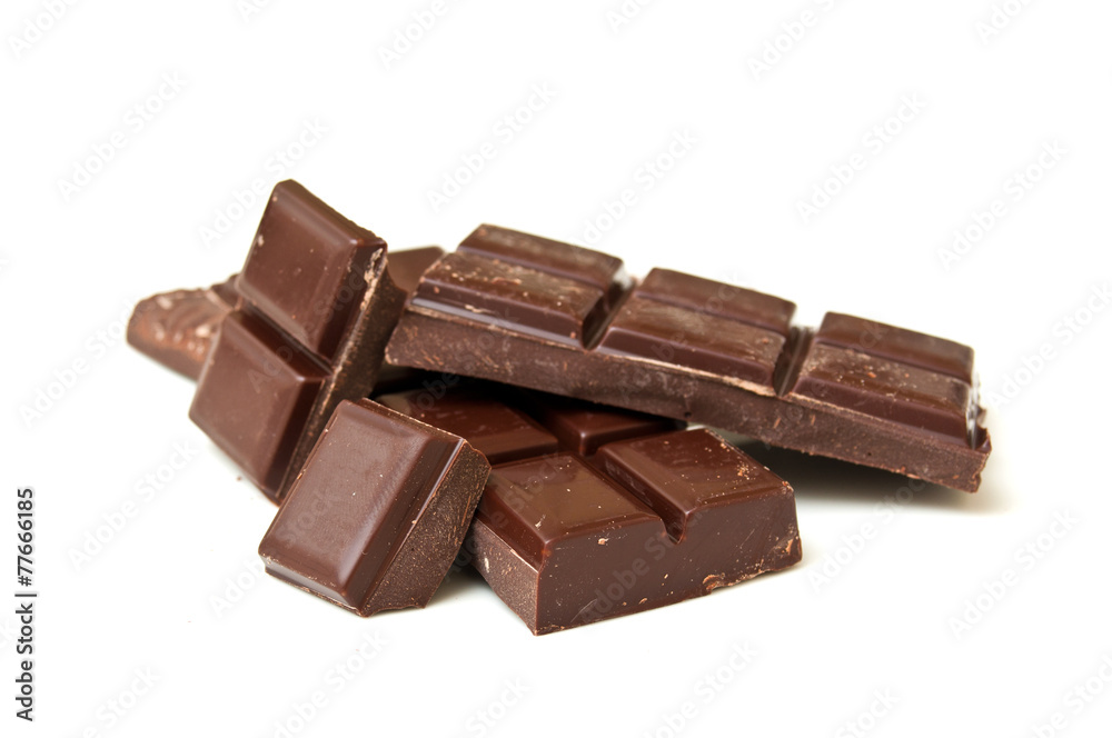 Chocolat à croquer sur fond blanc Chocolat à croquer sur fond blanc