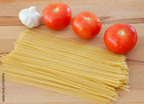 Ingredients to make a delicious plate of pasta