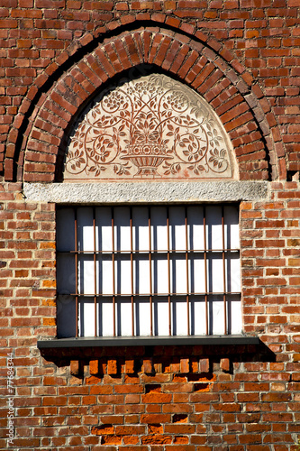 rose window  lombardy     in  the castellanza  old      tower photo