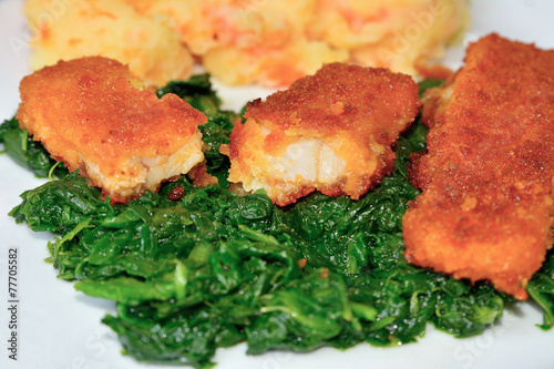 Fischstäbchen mit Spinat