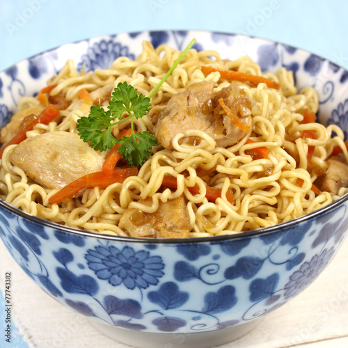 Asian noodles with chicken and soy sauce